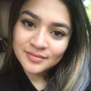 Meet your Posher, Daniela